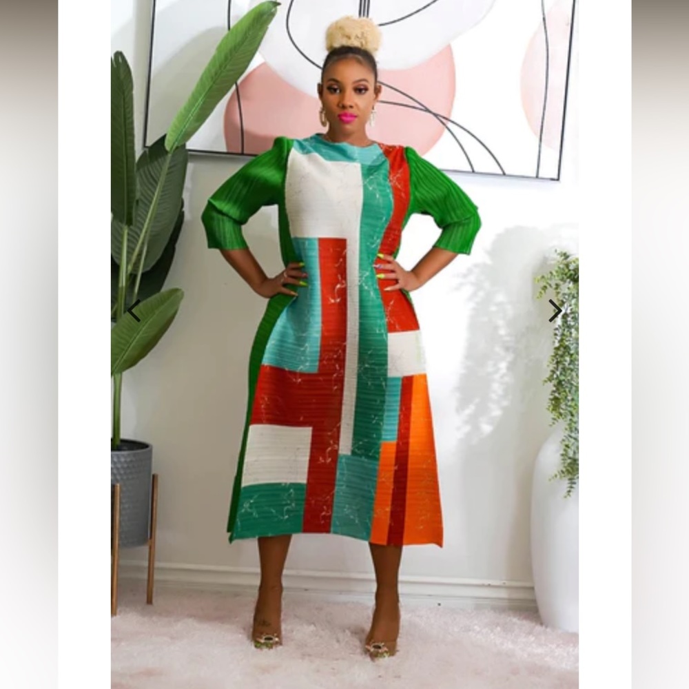"Stretchy Block Print Dress with Mid-Length Sleeves - Flattering & Comfortable